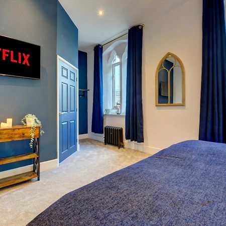Vila The Old Vicarage - Secure Parking, Fast Wifi, Garden Leeds  Exteriér fotografie