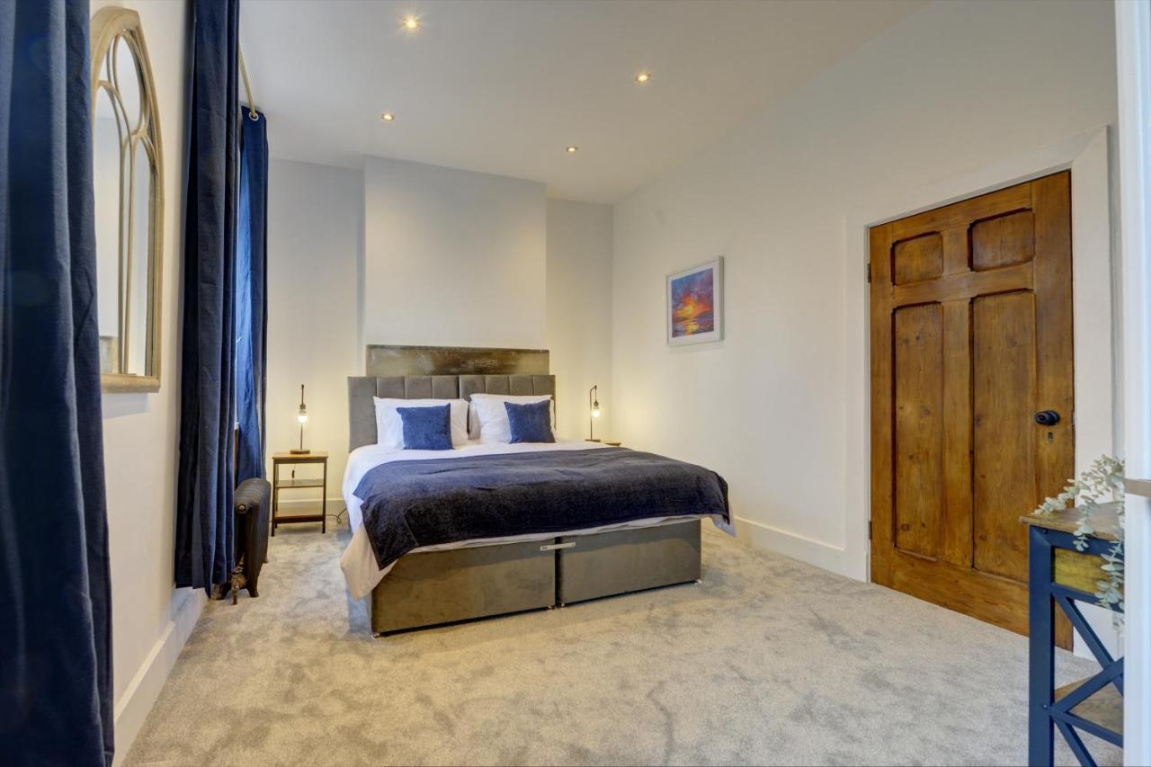 Vila The Old Vicarage - Secure Parking, Fast Wifi, Garden Leeds  Exteriér fotografie