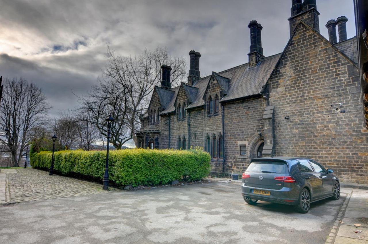 Vila The Old Vicarage - Secure Parking, Fast Wifi, Garden Leeds  Exteriér fotografie
