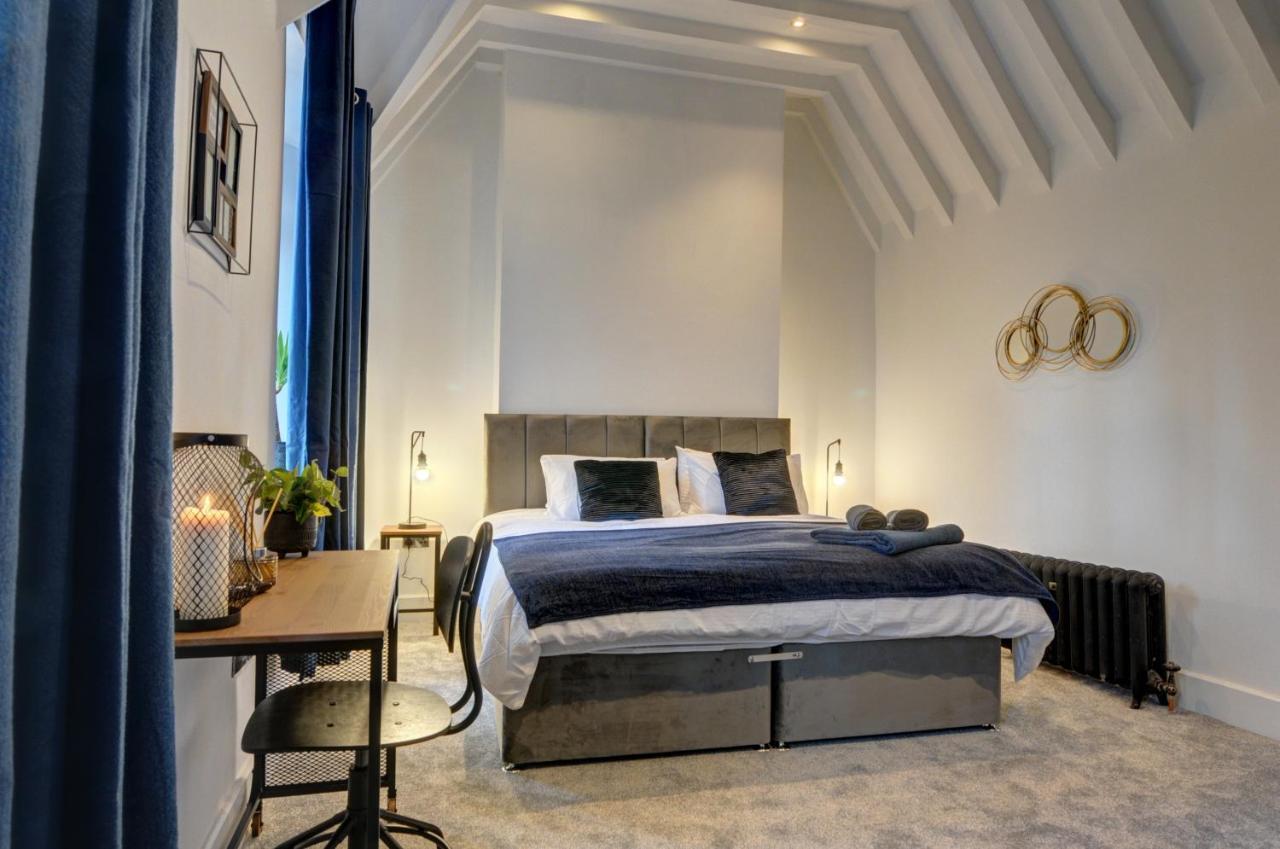 Vila The Old Vicarage - Secure Parking, Fast Wifi, Garden Leeds  Exteriér fotografie