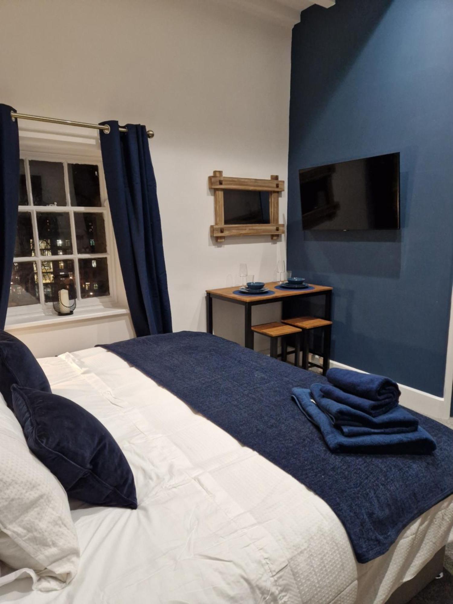 Vila The Old Vicarage - Secure Parking, Fast Wifi, Garden Leeds  Exteriér fotografie