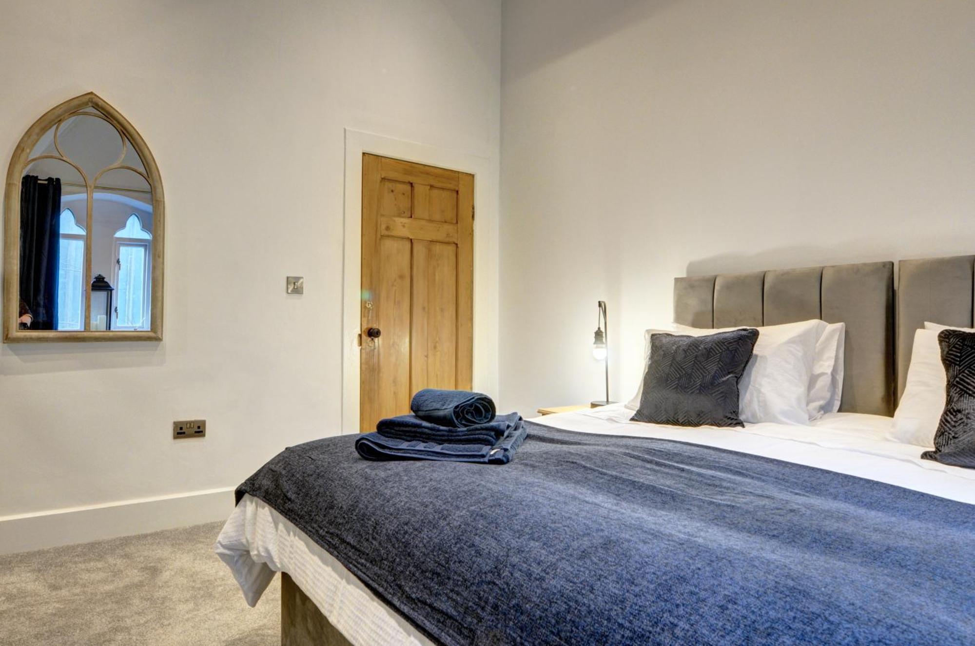 Vila The Old Vicarage - Secure Parking, Fast Wifi, Garden Leeds  Exteriér fotografie